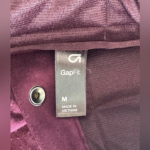 GapFit quilted pullover in Plum - Picture 5 of 13